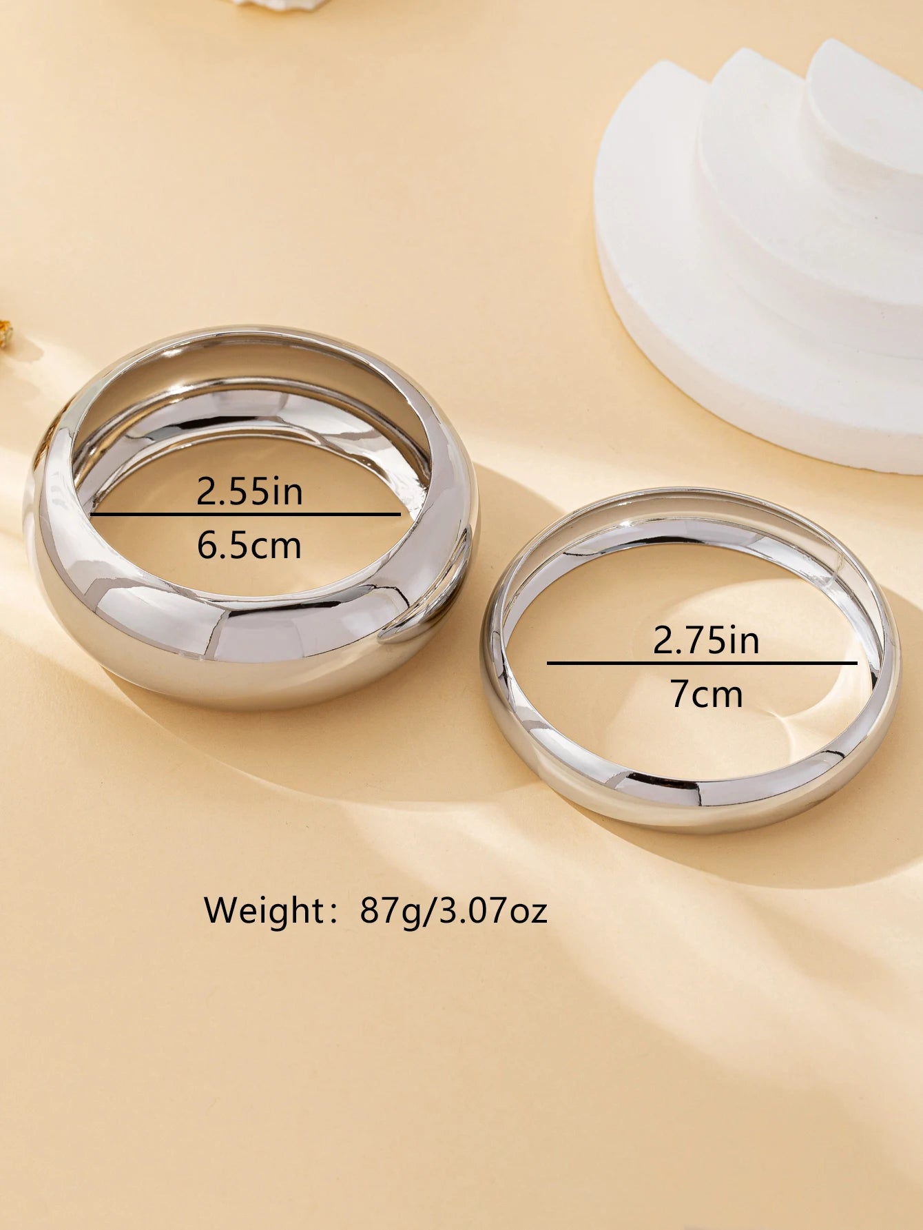 2 Pieces of Women's European and American Style Exaggerated Wide Metal Bracelets, Gold and Silver Two-Tone Shiny Open Bracelets, Versatile and High-End Accessories for a Trendy Look