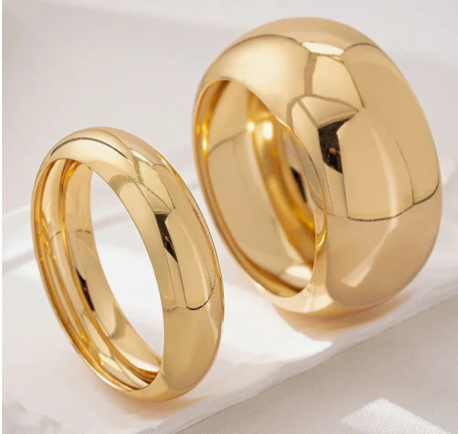 2 Pieces of Women's European and American Style Exaggerated Wide Metal Bracelets, Gold and Silver Two-Tone Shiny Open Bracelets, Versatile and High-End Accessories for a Trendy Look